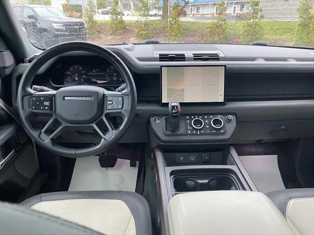 2023 Land Rover Defender 130 X-Dynamic SE