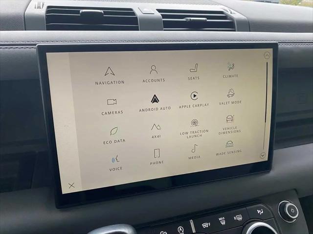 2023 Land Rover Defender 130 X-Dynamic SE