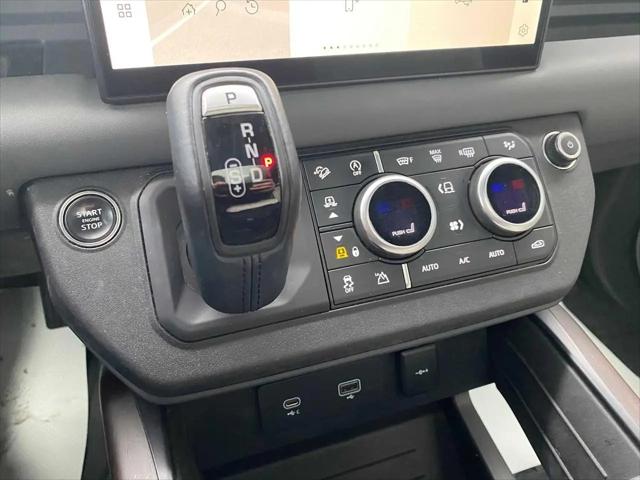 2023 Land Rover Defender 130 X-Dynamic SE