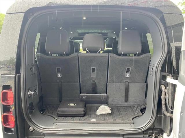 2023 Land Rover Defender 130 X-Dynamic SE