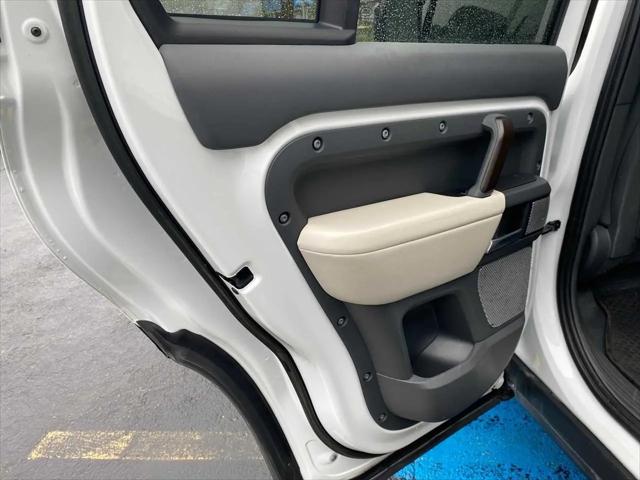 2023 Land Rover Defender 130 X-Dynamic SE