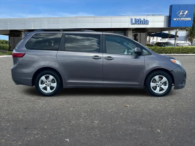 2015 Toyota Sienna LE 7 Passenger