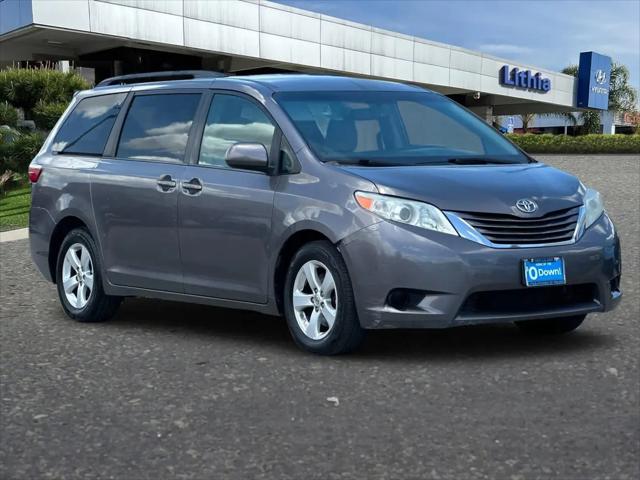 2015 Toyota Sienna LE 7 Passenger