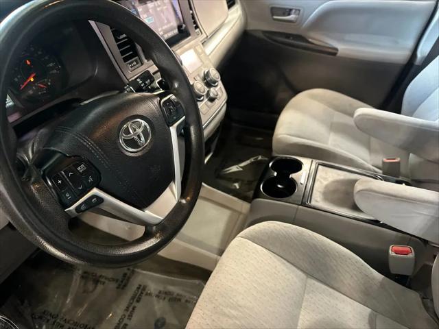 2015 Toyota Sienna LE 7 Passenger