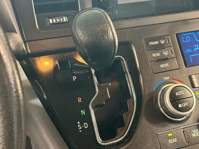 2015 Toyota Sienna LE 7 Passenger