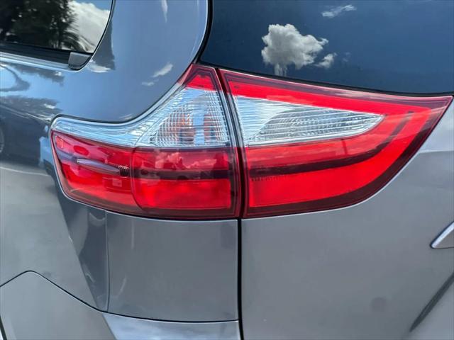 2015 Toyota Sienna LE 7 Passenger