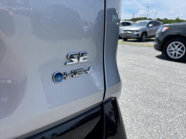 2025 Toyota RAV4 Hybrid SE