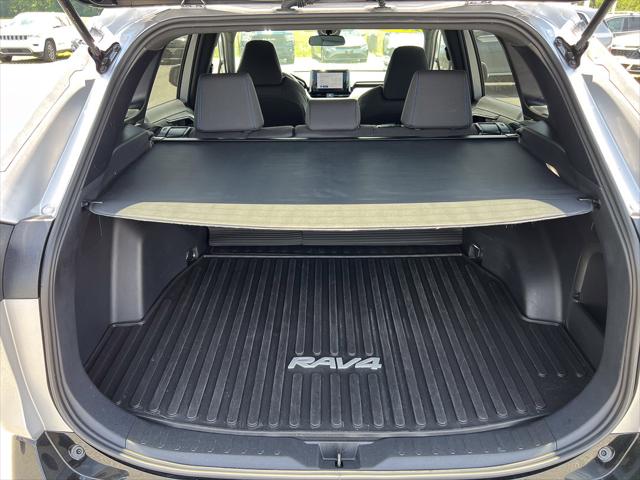2025 Toyota RAV4 Hybrid SE
