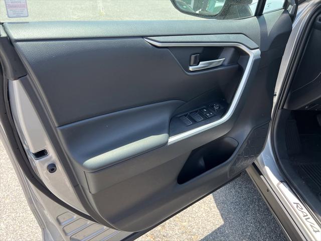 2025 Toyota RAV4 Hybrid SE