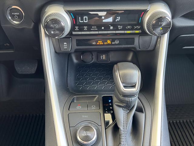 2025 Toyota RAV4 Hybrid SE