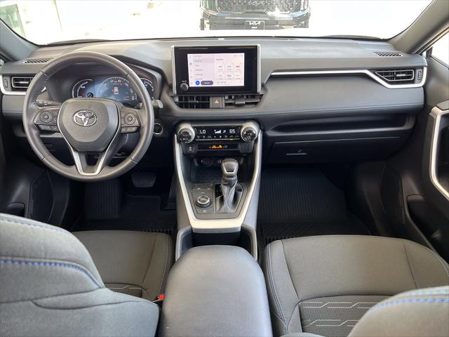 2025 Toyota RAV4 Hybrid SE