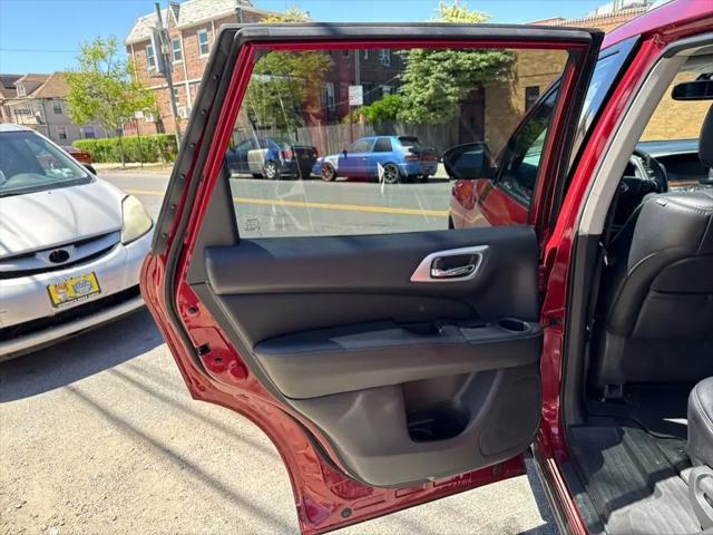 2017 Nissan Pathfinder Platinum
