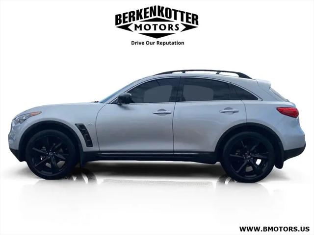 2015 INFINITI QX70 Standard