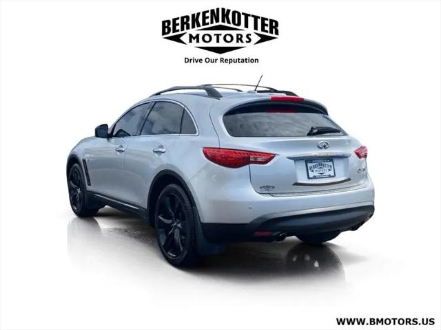 2015 INFINITI QX70 Standard
