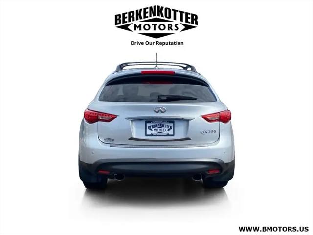2015 INFINITI QX70 Standard