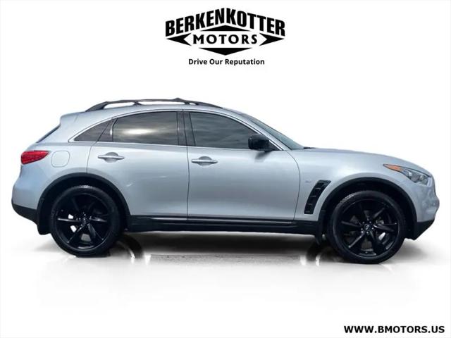 2015 INFINITI QX70 Standard