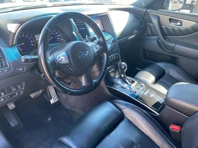 2015 INFINITI QX70 Standard