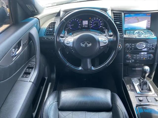 2015 INFINITI QX70 Standard
