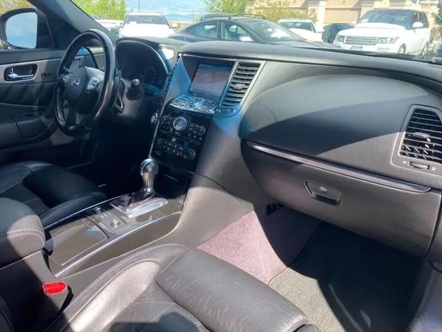 2015 INFINITI QX70 Standard