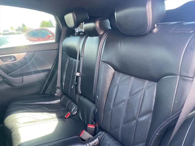2015 INFINITI QX70 Standard
