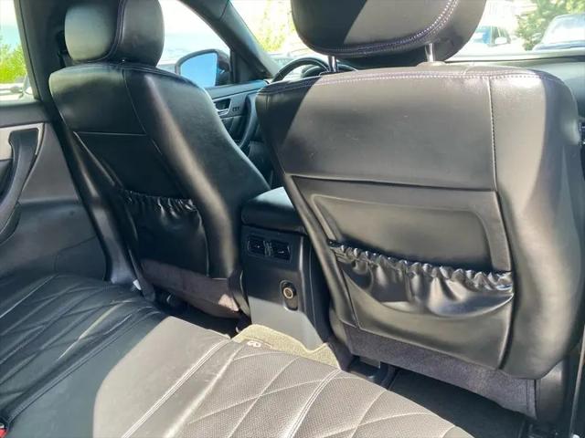 2015 INFINITI QX70 Standard