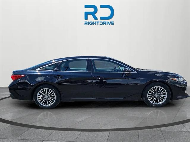 2022 Toyota Avalon Limited Hybrid