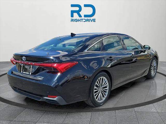 2022 Toyota Avalon Limited Hybrid