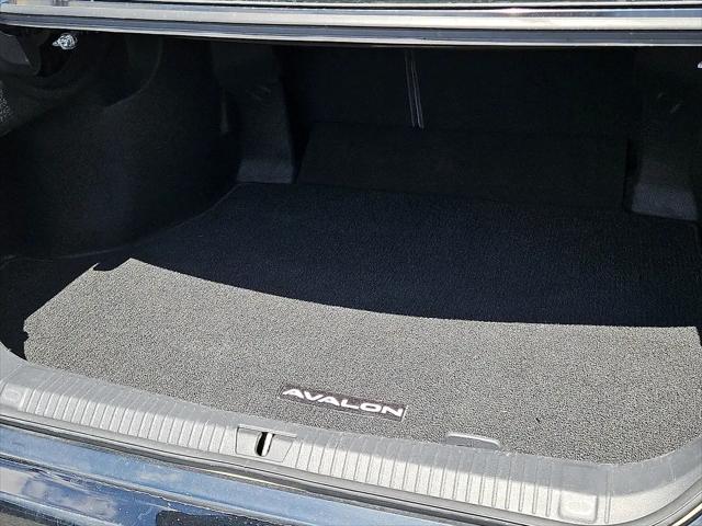 2022 Toyota Avalon Limited Hybrid