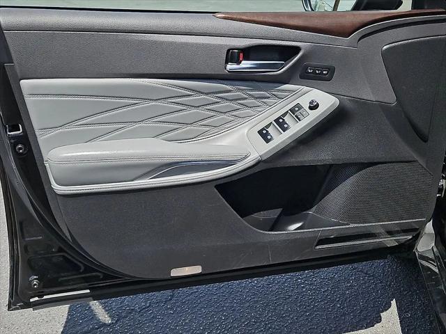 2022 Toyota Avalon Limited Hybrid