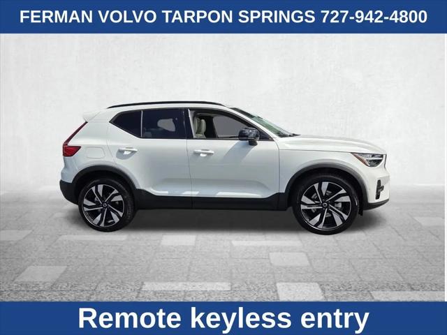 2026 Volvo XC40 Ultra, B5 AWD Gas (mild hybrid), Dark