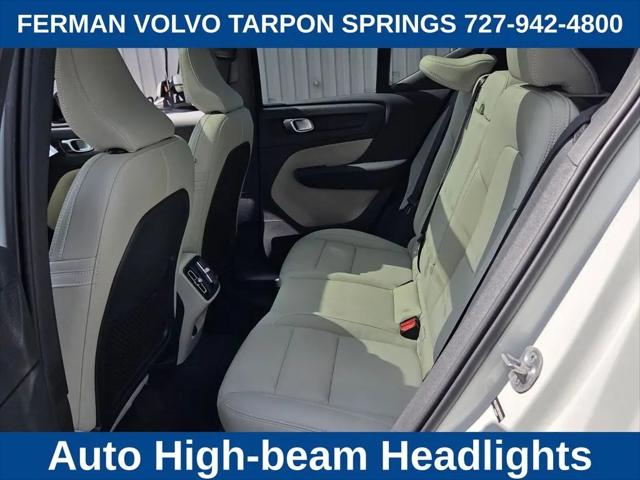 2026 Volvo XC40 Ultra, B5 AWD Gas (mild hybrid), Dark