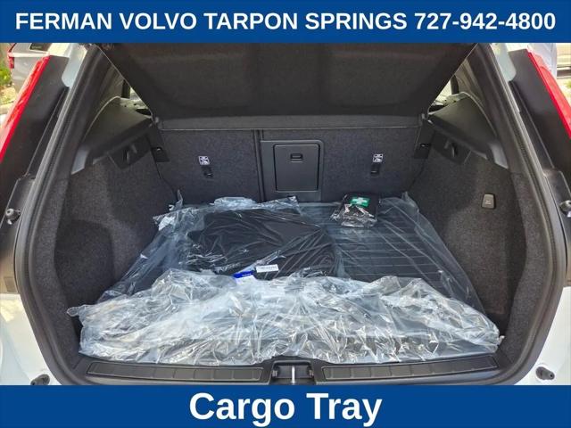 2026 Volvo XC40 Ultra, B5 AWD Gas (mild hybrid), Dark