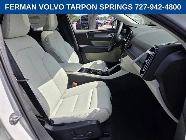 2026 Volvo XC40 Ultra, B5 AWD Gas (mild hybrid), Dark