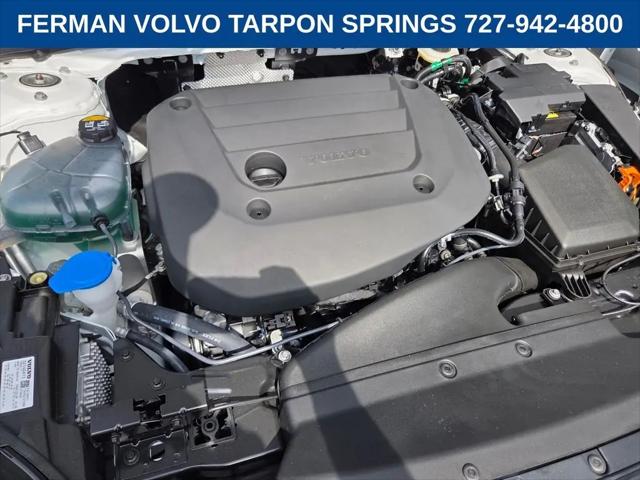 2026 Volvo XC40 Ultra, B5 AWD Gas (mild hybrid), Dark