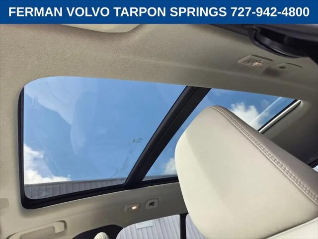 2026 Volvo XC40 Ultra, B5 AWD Gas (mild hybrid), Dark