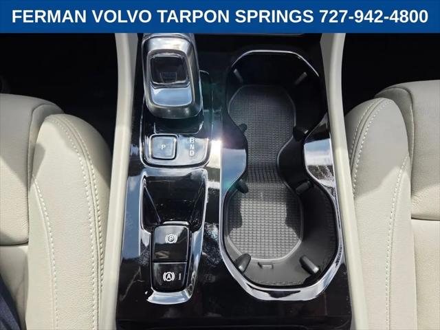 2026 Volvo XC40 Ultra, B5 AWD Gas (mild hybrid), Dark