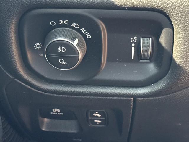 2023 Ram 1500 Lone Star Crew Cab 4x4 5'7" Box