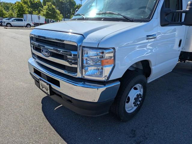 2027 Ford E-Series Cutaway E-450