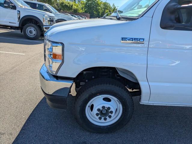2027 Ford E-Series Cutaway E-450