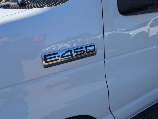 2027 Ford E-Series Cutaway E-450