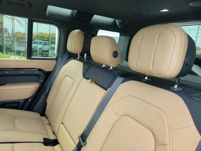 2025 Land Rover Defender 110 P525 V8