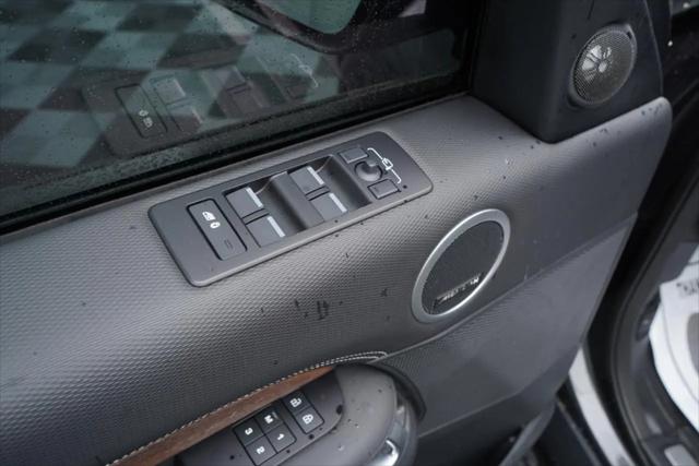 2023 Land Rover Discovery P300 S R-Dynamic
