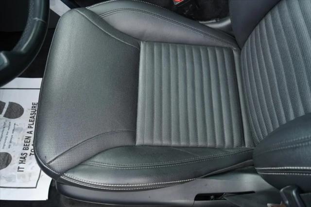 2023 Land Rover Discovery P300 S R-Dynamic