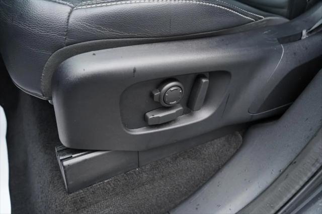 2023 Land Rover Discovery P300 S R-Dynamic