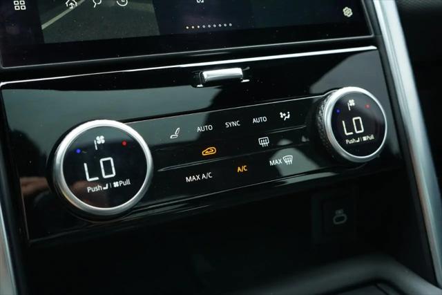 2023 Land Rover Discovery P300 S R-Dynamic