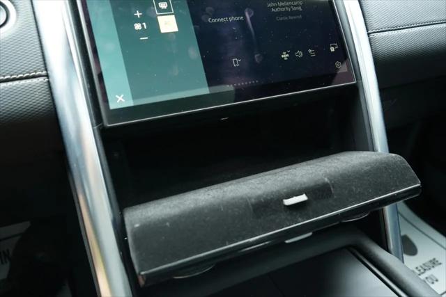 2023 Land Rover Discovery P300 S R-Dynamic