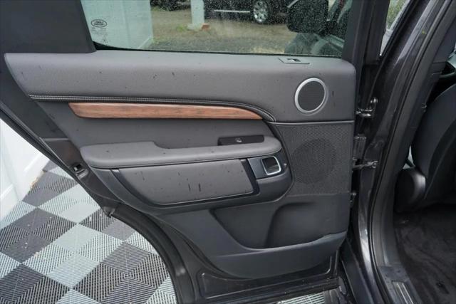 2023 Land Rover Discovery P300 S R-Dynamic