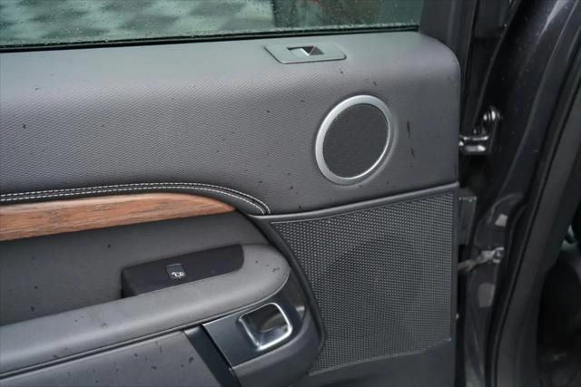 2023 Land Rover Discovery P300 S R-Dynamic