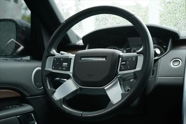 2023 Land Rover Discovery P300 S R-Dynamic