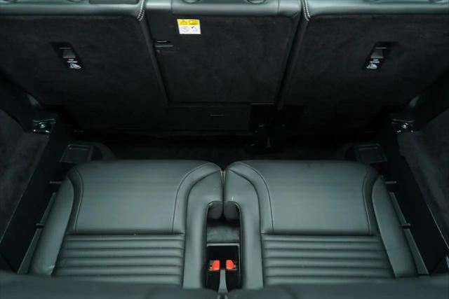 2023 Land Rover Discovery P300 S R-Dynamic